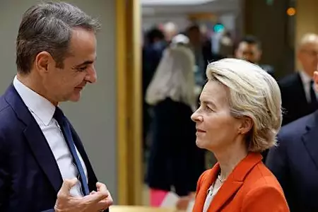 «Face to face» πίεση Μητσοτάκη σε Φον Ντερ Λάιεν για τα καύσιμα - Ράπισμα στην Τουρκία από MED9