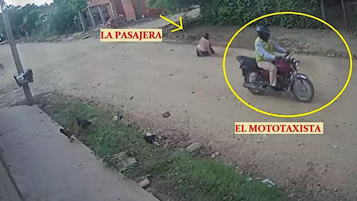 Un mototaxista deja caer a su pasajera, la abandona malherida en la calle y se da la fuga | EL DEBER