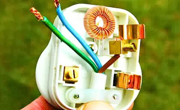 This Simple Tip Cuts Electric Bills by Up to 90% This Simple Tip Cuts Electric Bills by Up to 90%