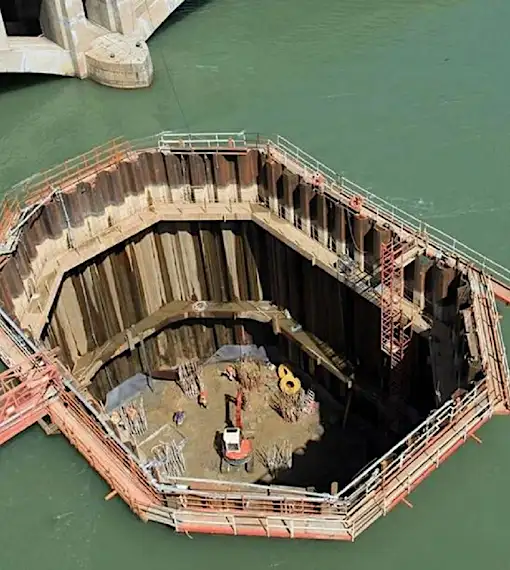 [Pics] Engineers Drained Niagara Falls to Find This Sight