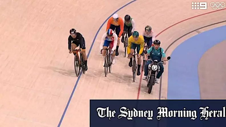 Cyclist disqualified for 'ridiculous mistake' in keirin