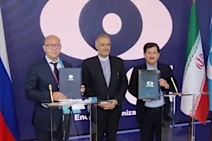 איראן ורוסיה חתמו על הסכם בשווי 25 מיליארד דולר להקמת תחנת כוח גרעינית בדרום איראן