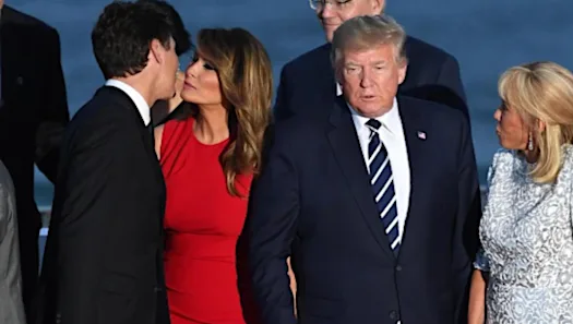 El beso entre Melania y Trudeau se vuelve viral