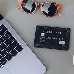 Mastercard最上位クラス 他人と差をつけたい貴方のための金属製ブラックカード