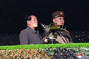 Η Βόρεια Κορέα πραγματοποιεί άσκηση βολής πυροβολικού στην τελευταία δοκιμή όπλων