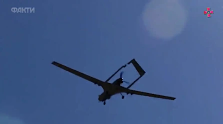 Mira el momento en que un dron ucraniano destruye dos patrulleros rusos