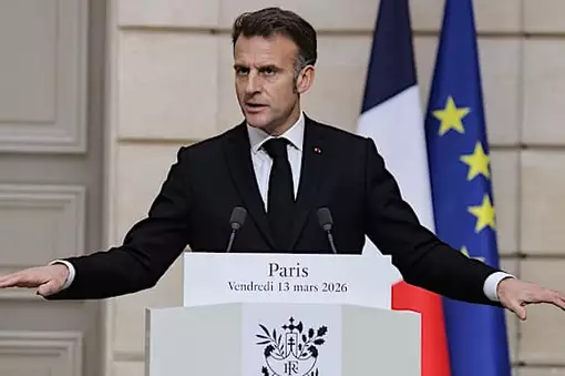 Μακρόν σε Πεζεσκιάν: «Απαράδεκτο να στοχοποιείται η Γαλλία»