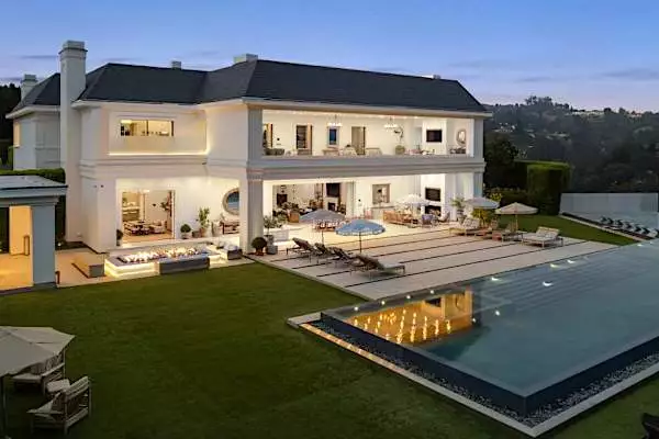 Jennifer Lopez, Ben Affleck and Sean Connery: This Week in Celebrity Homes