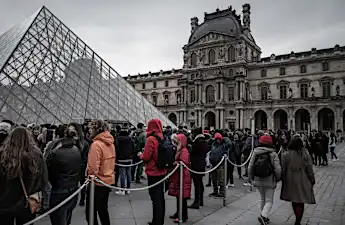 Louvre restricts entry, French concerts cancelled over coronavirus fears