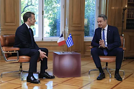 Το βίντεο - αντίο του Μακρόν στην Αθήνα με την ατάκα για την Τουρκία που «σημάδεψε» την επίσκεψή του Το βίντεο - αντίο του Μακρόν στην Αθήνα με την ατάκα για την Τουρκία που «σημάδεψε» την επίσκεψή του
