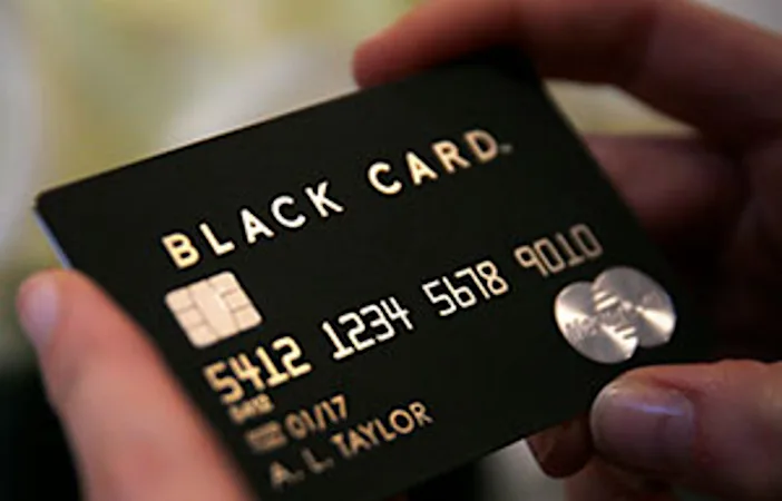 次世代型クレジットカード 他人と差をつけたい貴方のための金属製ブラックカード