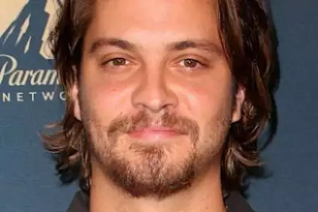 [Photos] Actors Who Refused to Kiss The Co-Stars on Screen