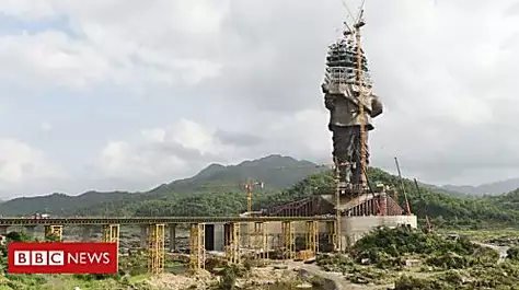 Tallest statue in the world takes shape
