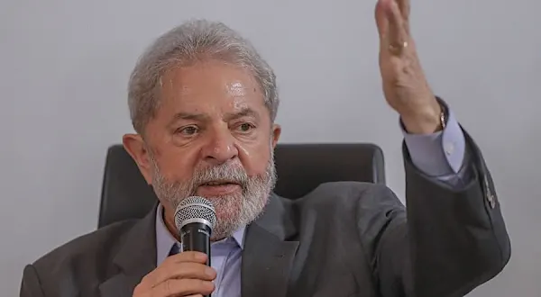 Após 3 derrotas, Lula avança com cartada "engenhosa" no STF para evitar prisão