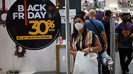 Venezolanos aprovechan el Black Friday entre la pandemia y la crisis | Video