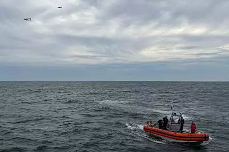Εντοπίστηκαν συντρίμμια του ιπτάμενου ασθενοφόρου που έπεσε στις ΗΠΑ - Έξι άνθρωποι αγνοούνται Εντοπίστηκαν συντρίμμια του ιπτάμενου ασθενοφόρου που έπεσε στις ΗΠΑ - Έξι άνθρωποι αγνοούνται