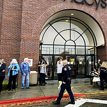 ΗΠΑ: Πυρά σε εμπορικό κέντρο - Δύο νεκροί και τέσσερις τραυματίες
