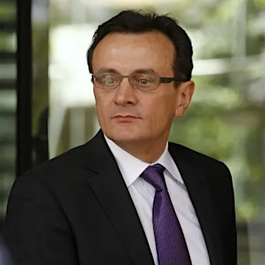 Survey: AstraZeneca boss tops CEO pay chart in UK