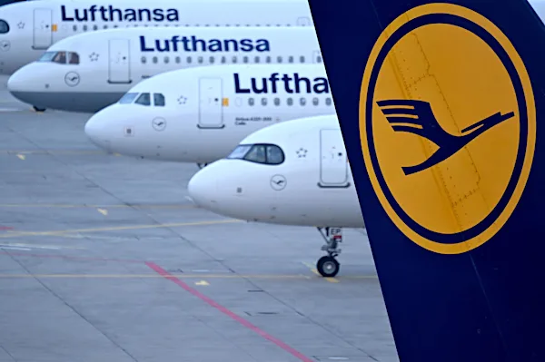 Η Lufthansa σχεδιάζει χιλιάδες περικοπές θέσεων εργασίας, σύμφωνα με πηγές
