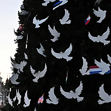 Η Ρωσία δεν θα «κλέψει» τα Χριστούγεννα: Ο δήμαρχος του Κιέβου αποκάλυψε το γιορτινό δέντρο