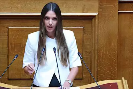 Μυρτώ Κοροβέση: Αποχωρεί από τους «Δημοκράτες» του Κασσελάκη - «Συνεχείς μεταλλάξεις του κόμματος» Μυρτώ Κοροβέση: Αποχωρεί από τους «Δημοκράτες» του Κασσελάκη - «Συνεχείς μεταλλάξεις του κόμματος»