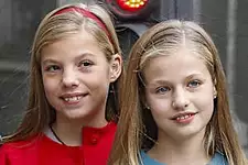 El motivo por el que la princesa Leonor luce pendientes y la infanta Sofía no
