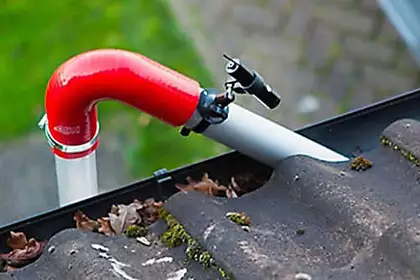If You’re Over 65, Try This Instead Of Gutter Cleaning (It’s Genius)