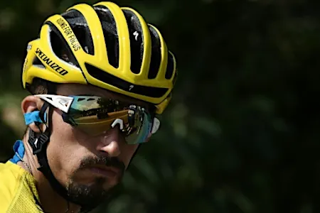 Tour de France: تغريم Alaphilippe بعد الضغط على الصحافة