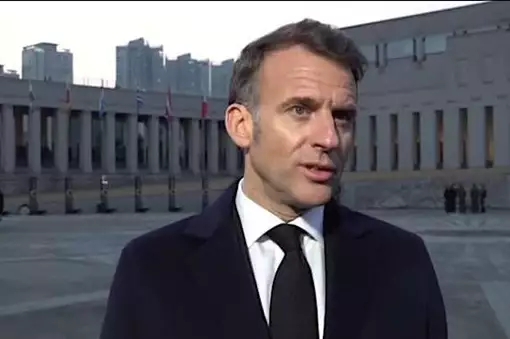 Μακρόν λέει ότι η σάτιρα για τον γάμο του Τραμπ «δεν αξίζει απάντηση»