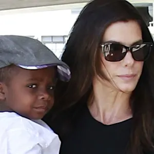 [Pics] Sandra Bullock's Son Is All Grown Up & He Might Look Familiar To You