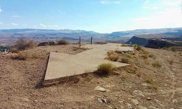 The mysterious giant arrows used by airplanes