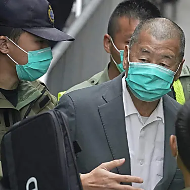 Ο μεγιστάνας των μέσων ενημέρωσης υπέρ της δημοκρατίας του Χονγκ Κονγκ καταδικάστηκε σε 69 μήνες φυλάκιση για απάτη