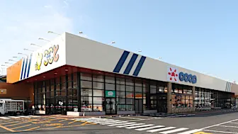 スーパー全体を安心が包み込む ショーケースと室内機から空気が変わる