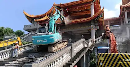 Taiwan bulldozes illegal communist shrine at Buddhist temple