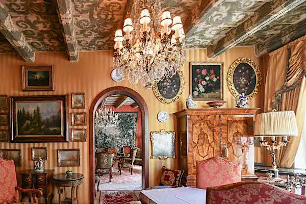 500-Year-Old Townhouse in Prague Is a Maximalist’s Dream Home