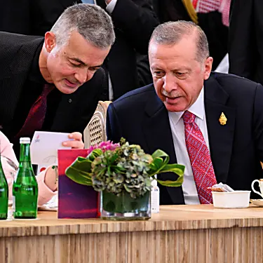 Ο Ερντογάν της Τουρκίας συμπαραστέκεται στην ακροδεξιά πρωθυπουργό της Ιταλίας Giorgia Meloni - Διεθνής έκθεση
