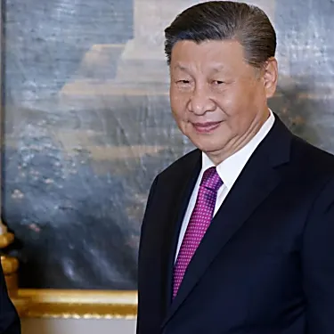 Ο Μακρόν και ο Σι της Κίνας έσπασαν το πρωτόκολλο για κατ' ιδίαν επίσκεψη στα Πυρηναία