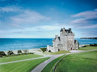 Πάρτε μια περιήγηση της αληθινής πολυτέλειας με αυτά τα φανταστικά κάστρα