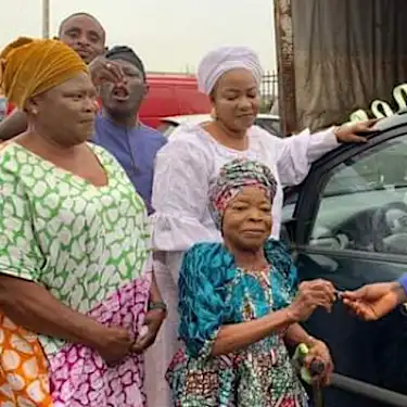 Iya Gbonkan receives brand new car with almost ₦5 million in donation