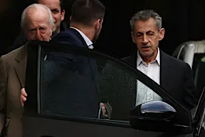 Emmanuel Macron a reçu Nicolas Sarkozy à l'Élysée quelques jours avant son incarcération