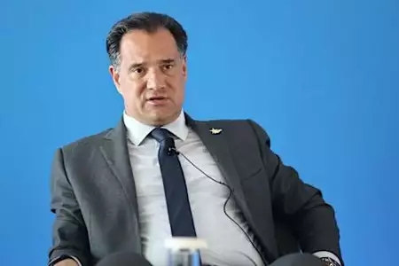 Άδωνις «καρφώνει» Δένδια για τα γενέθλια της ΝΔ: «Απορώ με τους υπουργούς που επέλεξαν να λείπουν»
