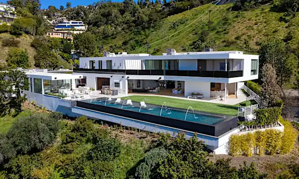 New-Build in Beverly Hills With Outdoor Space and Impressive Views to List for $18.72 Million