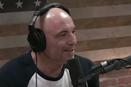 Joe Rogan Slams Διασημότητες που συμμετείχαν στο "I Take Responsibility" Anti-Racism PSA