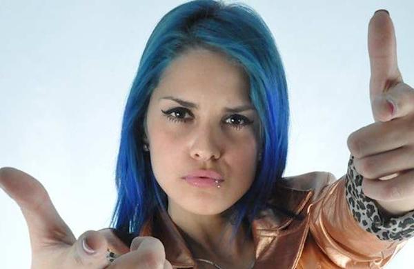 Tati Zaqui posta foto de calcinha minúscula e choca seguidores