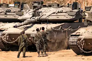 Israel anuncia un plan para ocupar “amplias zonas” de Gaza, mientras aumenta el desplazamiento forzado