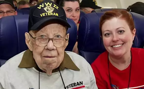 Mother Gives Up Plane Seat For Veteran Turns Pale When She Discovers His Identity