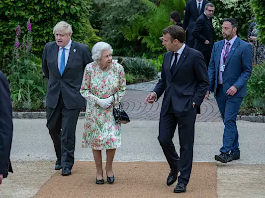 'Sincere and deep friendship': Macron congratulates Queen on Jubilee