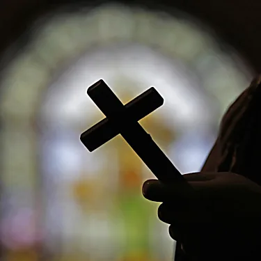Γάλλος πρώην καθολικός ιερέας καταδικάστηκε για βιασμό και σεξουαλική κακοποίηση τεσσάρων αγοριών