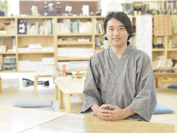 内視鏡検査の進化を実感、武田双雲さん特別インタビュー