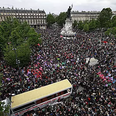 Τέταρτα εκατομμύρια διαδηλώσεις στη Γαλλία ενάντια στην ακροδεξιά: αστυνομία